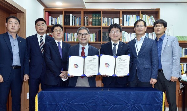 경기도교육청과 NH농협이 경기꿈의학교 활설화를 위해 업무협약을 체결했다.