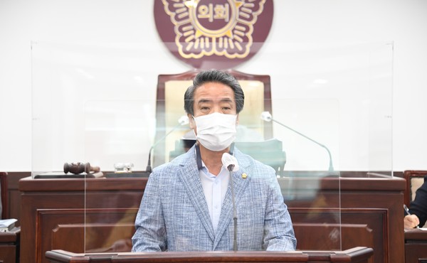 동두천시의회 박인범 의원이 5분 자유발언을 하고 있다.