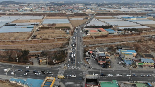 군내~내촌간(수원산 터널) 도로건설공사 모습.