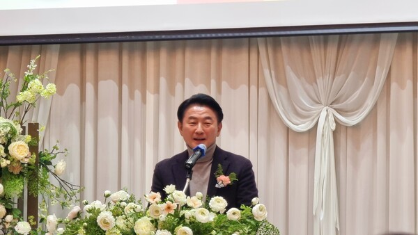 김동근 의정부시장이 축사를 하고 있다.