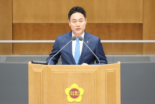 오석규 경기도의원이 4월20일 제368회 임시회에서 5분 자유발언을 하고 있다.